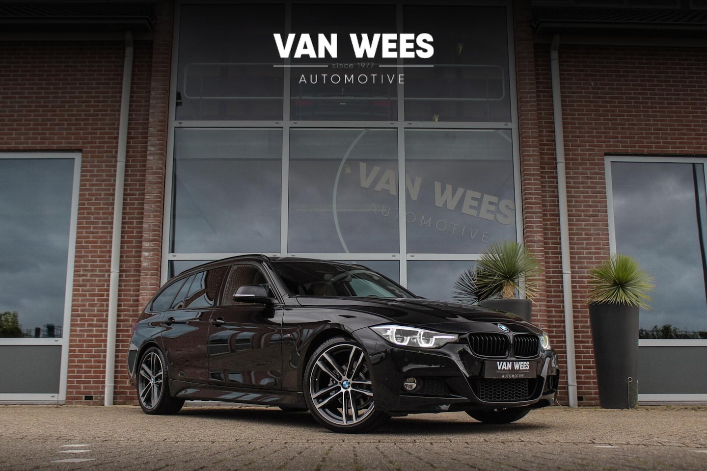 BMW 3-serie Touring - 320i Edition M Sport Shadow High Executive - AutoWereld.nl