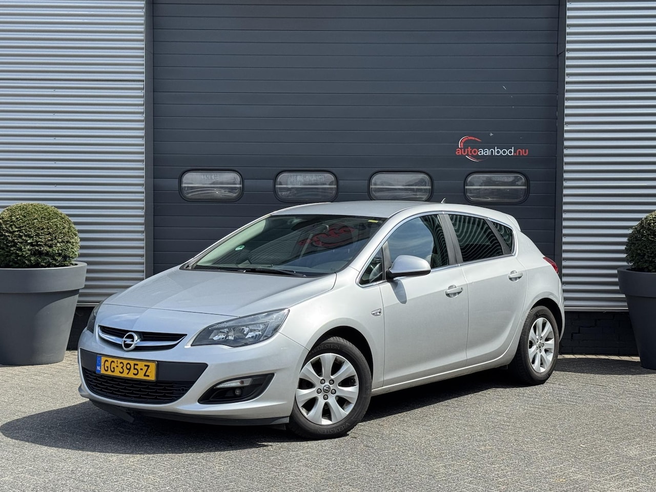 Opel Astra - 1.4 Edition | Navigatie | Trekhaak | Lichtmetalen Velgen | Cruise Control | - AutoWereld.nl
