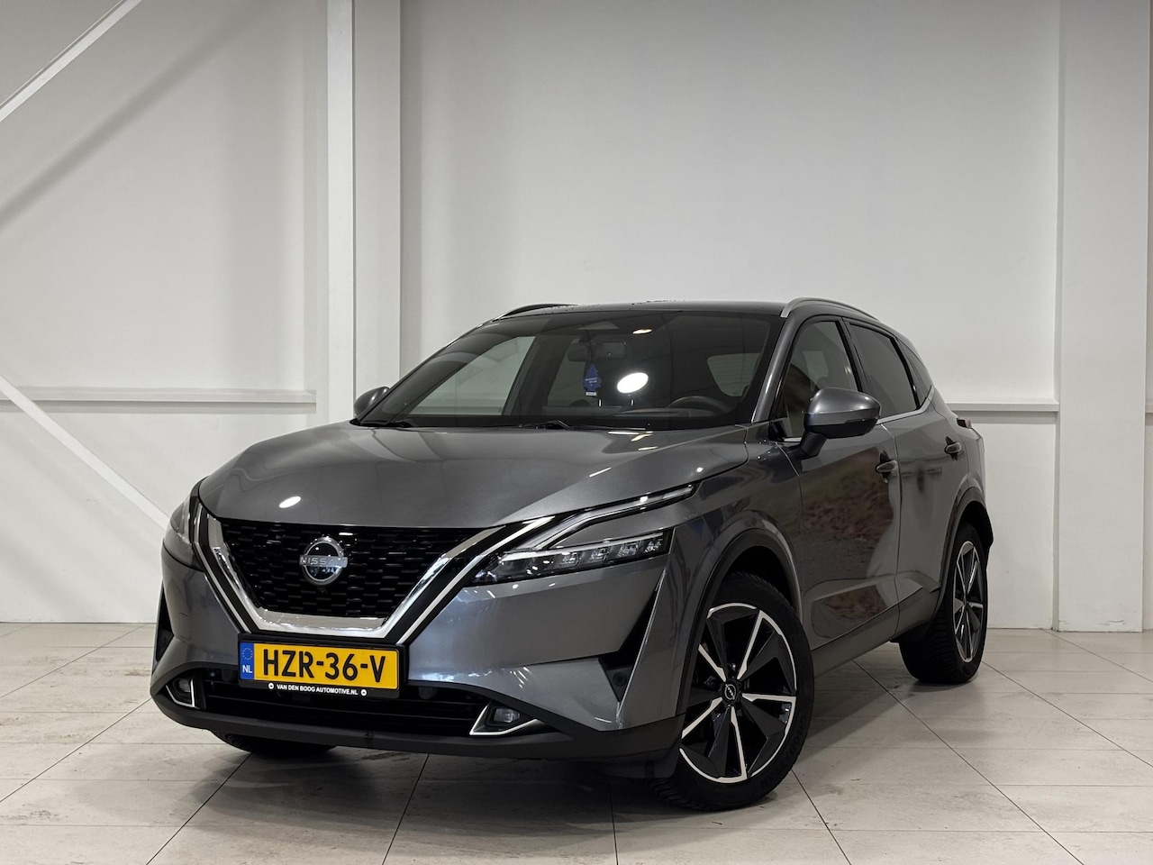 Nissan Qashqai - 1.3 MHEV Xtronic Business Executive | Automaat | Hoge instap | Panorama dak | Navigatie - AutoWereld.nl