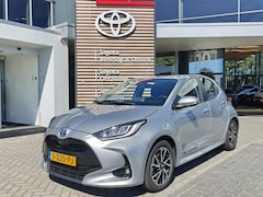 Toyota Yaris - 1.5 HYBRID DYNAMIC KEYLESS LM-VELGEN APPLE/ANDROID CAMERA AD-CRUISE NL-AUTO