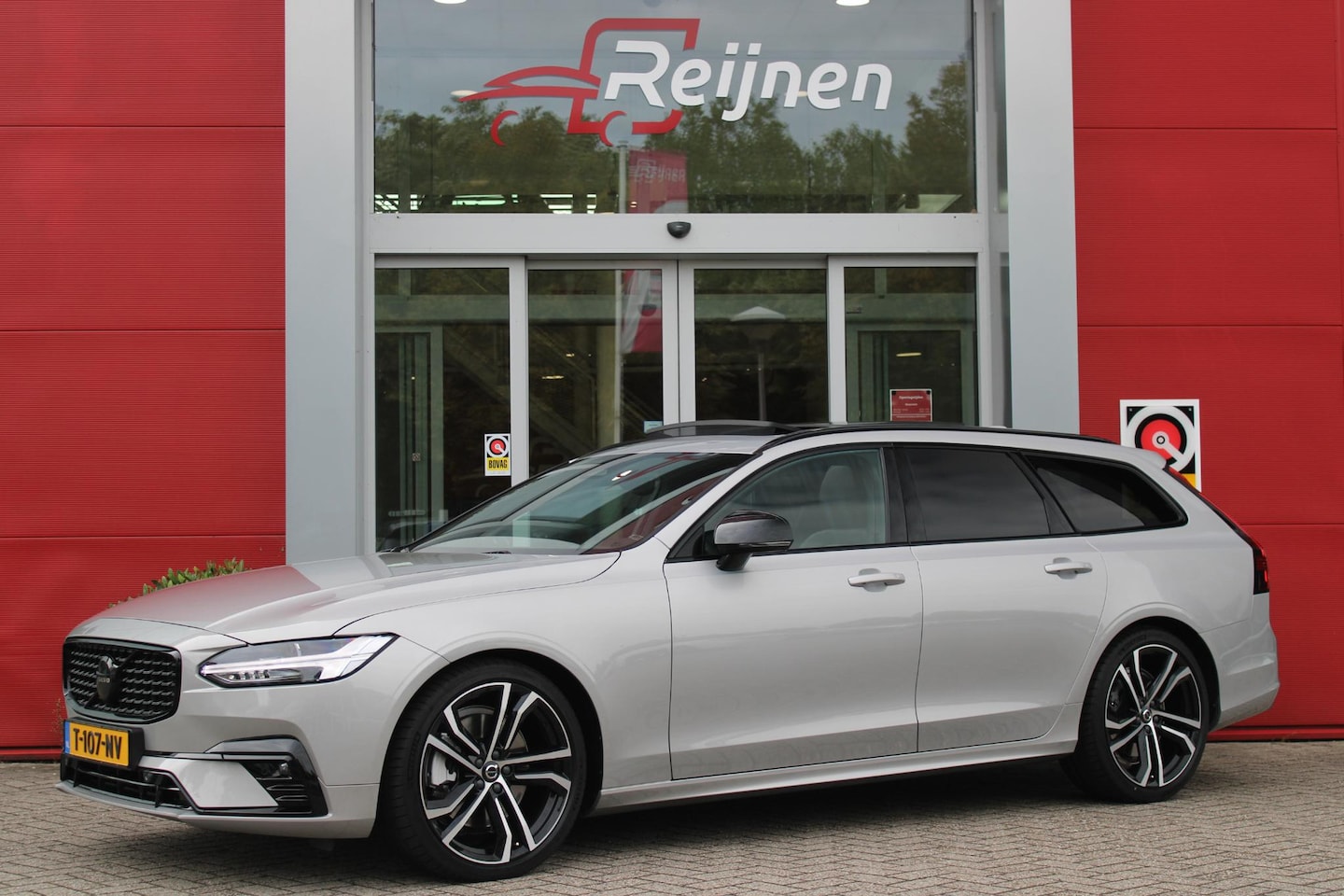 Volvo V90 - B5 250PK ULTIMATE DARK MILD HYBRID | PANORAMISCH SCHUIF/KANTEL DAK | HARMAN KARDON PREMIUM - AutoWereld.nl