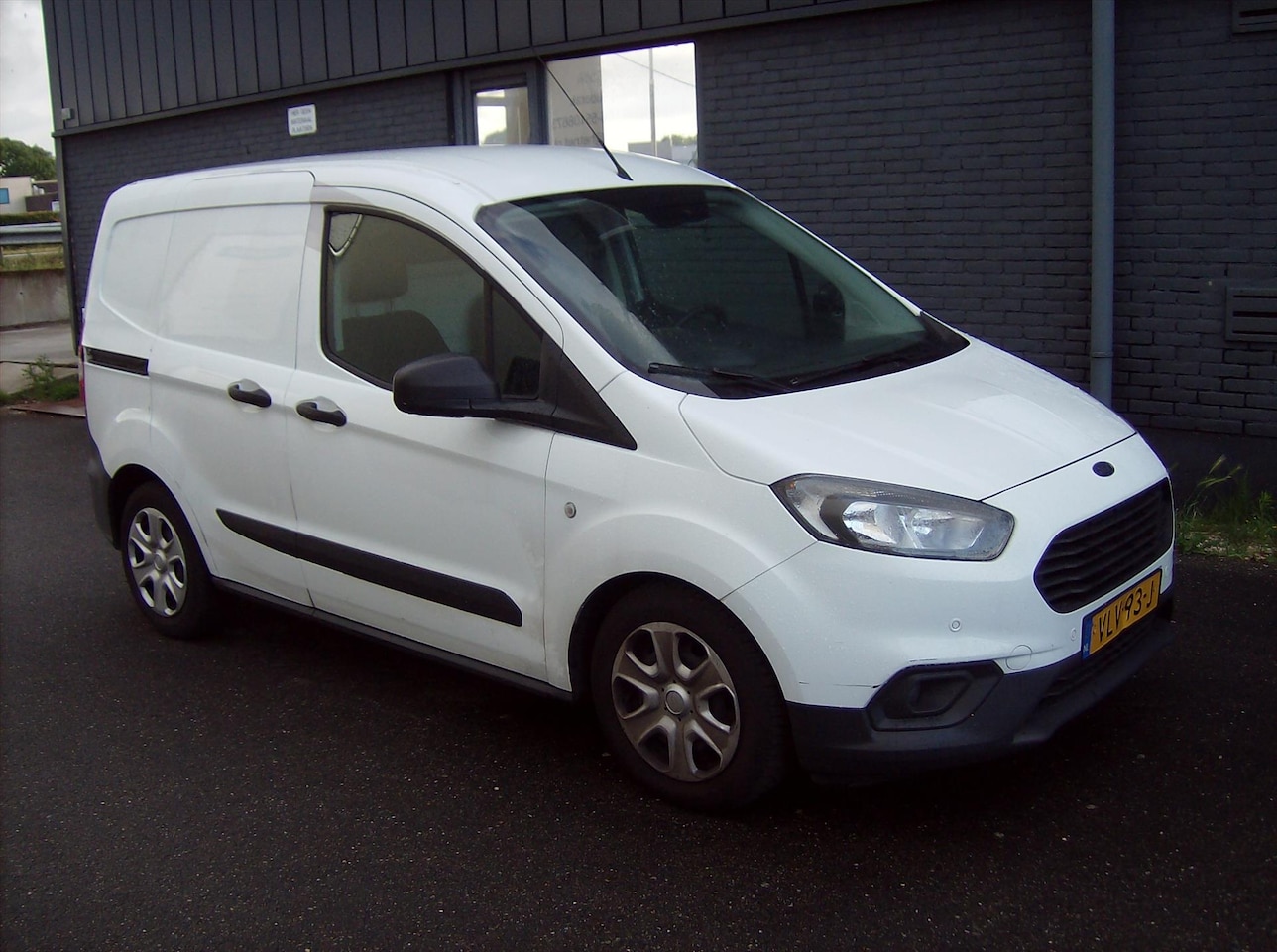 Ford Transit Courier - GB 1.5 TDCi Duratorq 75pk Navi Trekhaak - AutoWereld.nl