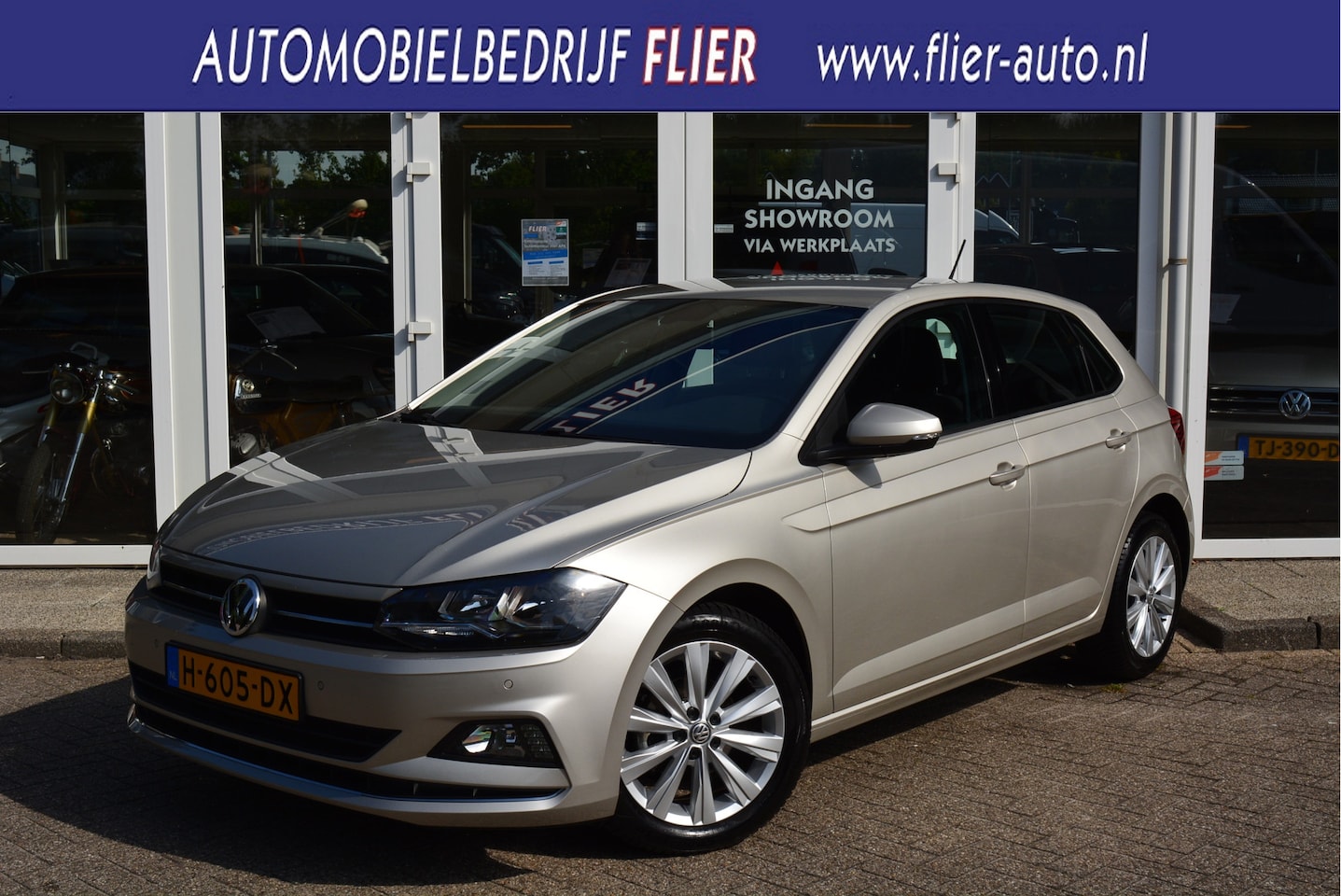Volkswagen Polo - 1.0 TSI Highline Executive DSG | Trekhaak | CarPlay | Orig. NL | NAP | - AutoWereld.nl