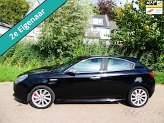 Alfa Romeo Giulietta - 1.4 T Distinctive 170pk 2e eig. Clima Leder LED PDC
