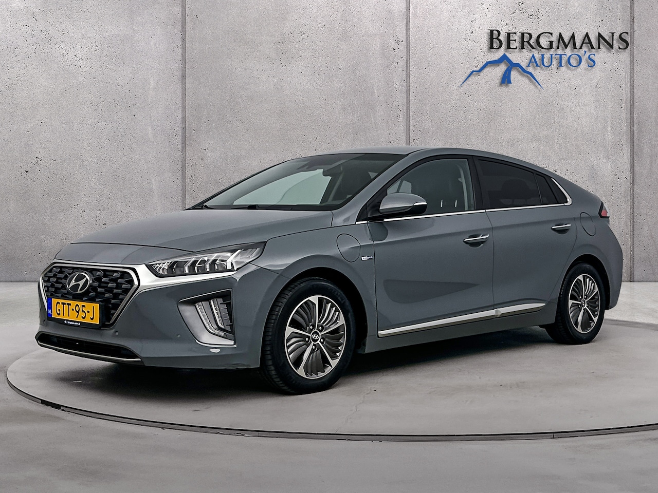 Hyundai IONIQ - 1.6 GDi PHEV Premium // LEDER // AUTOMAAT / CAMERA - AutoWereld.nl