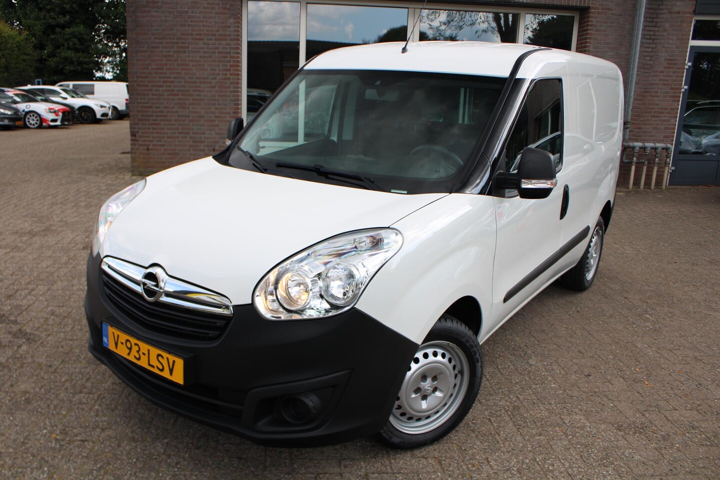 Opel Combo - 1.4 L1H1 NETTE AUTO!!! AIRCO, PARKEERSENSOREN, Laadvloer, zijdeur - AutoWereld.nl