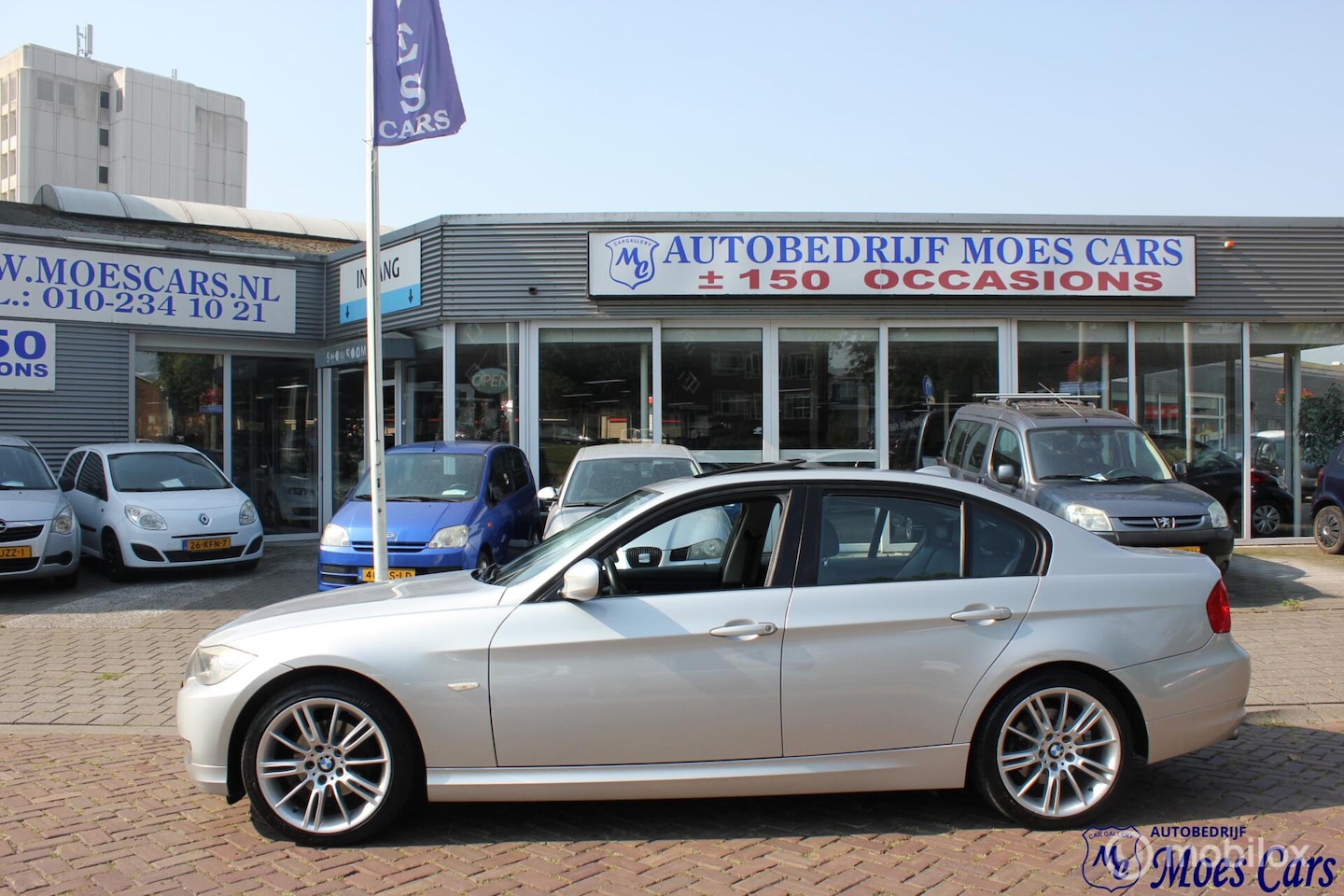 BMW 3-serie - 320i High Executive CLIMATE / NAVI / CRUISE - AutoWereld.nl