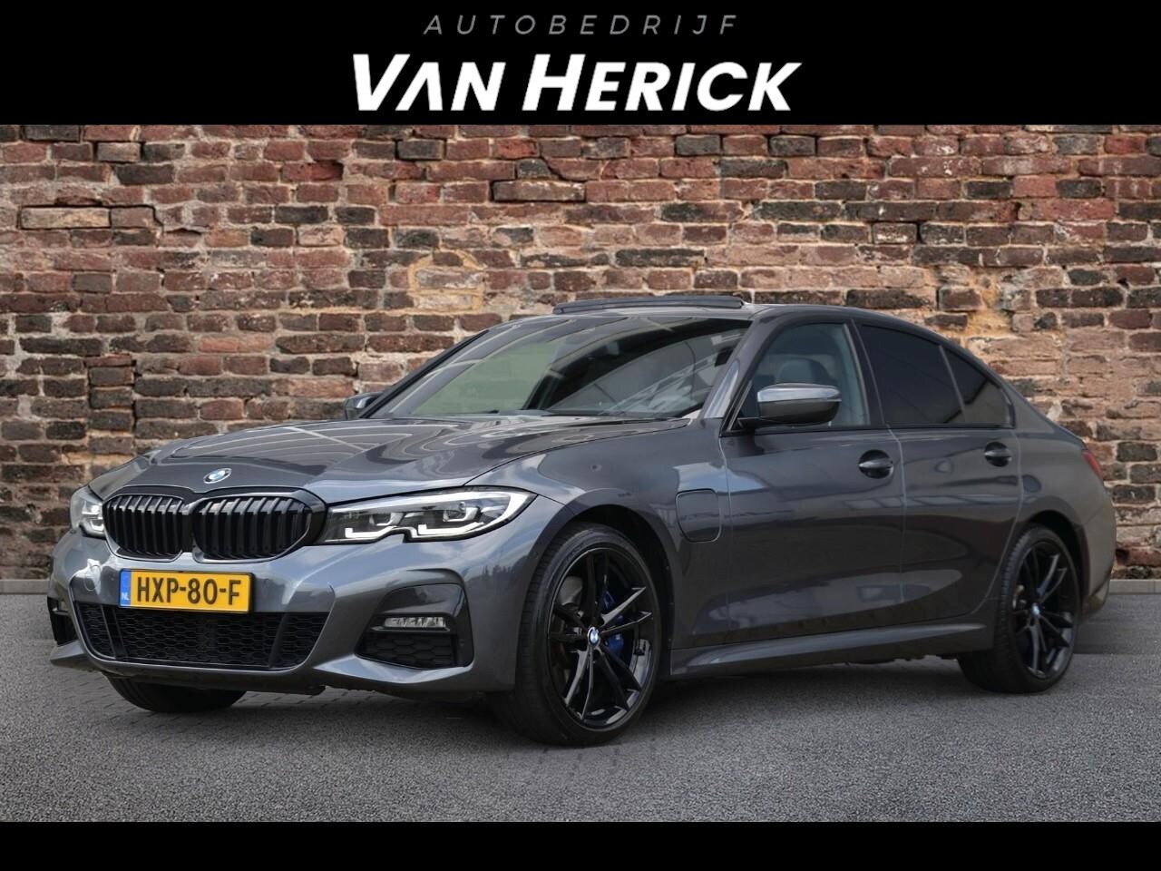 BMW 3-serie - 330e M-sport | Kantel/schuif Dak | Carplay | Head up - AutoWereld.nl