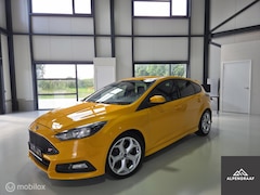 Ford Focus - 2.0 ST-2 |Recaro|Navi|Camera|Super netjes|