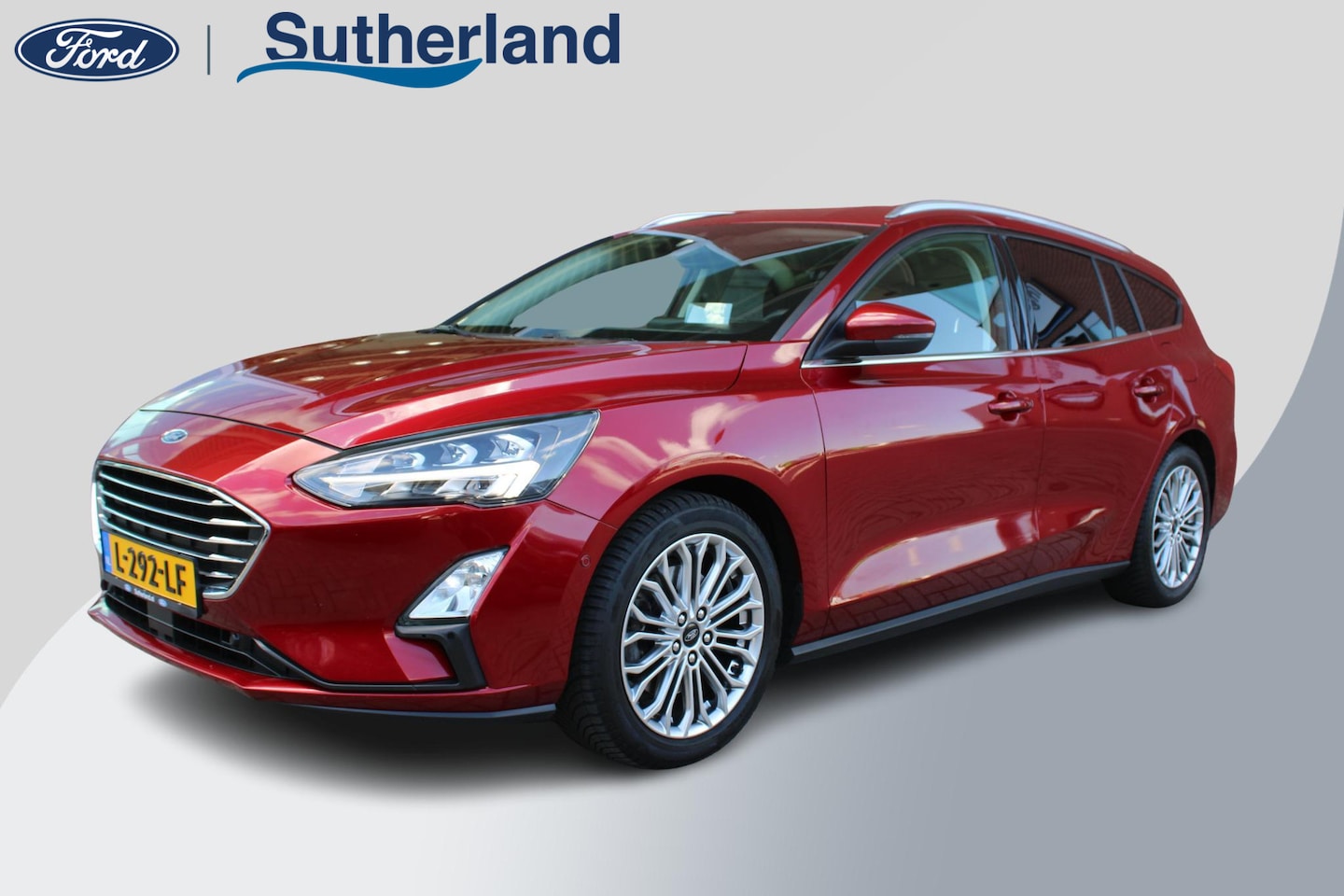 Ford Focus Wagon - 1.0 EcoBoost 125 PK Titanium Business | Winterpack | 17 Inch Lichtmetalen Velgen | Privacy - AutoWereld.nl