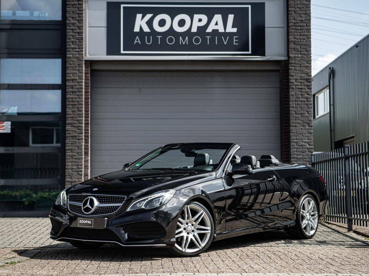 Mercedes-Benz E-klasse Cabrio - 200 | AMG-Line | LED | NAP | Volledig Onderhouden - AutoWereld.nl