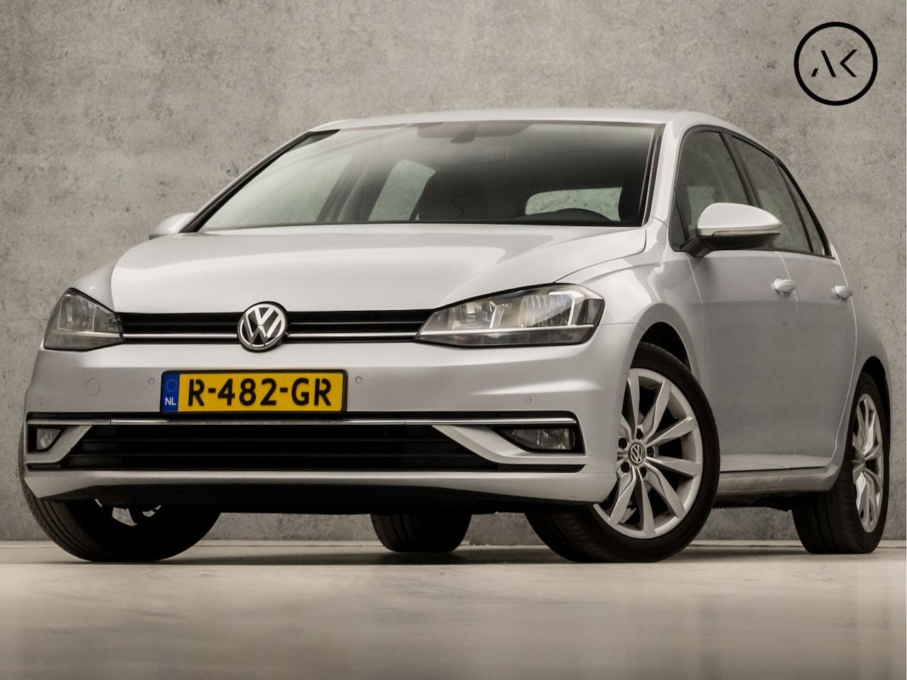 Volkswagen Golf - 1.5 TSI Sportline 150Pk Automaat (APPLE CARPLAY, GROOT NAVI, KEYLESS, ADAPTIVE CRUISE, SPO - AutoWereld.nl