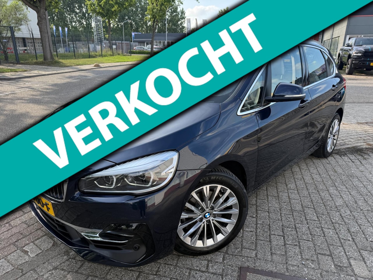 BMW 2-serie Active Tourer - 220i HIGH EXECUTIVE SPORT 192PK PANO NAP LEDER LUXE - AutoWereld.nl