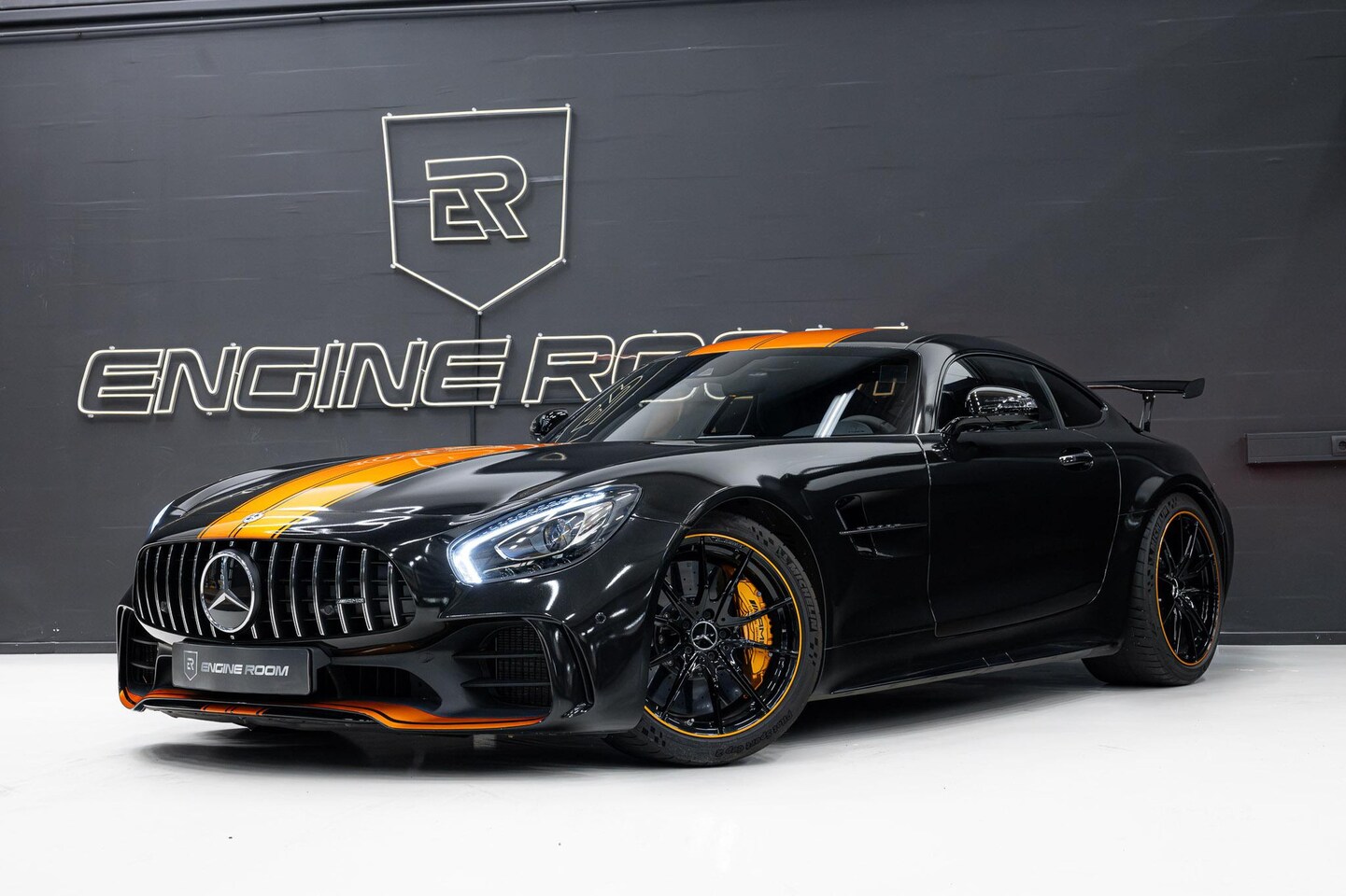 Mercedes-Benz AMG GT - 4.0 R Keramiek | Carbon Interior | Race Seats | Carbon Roof | New Service | Black/Oranje W - AutoWereld.nl