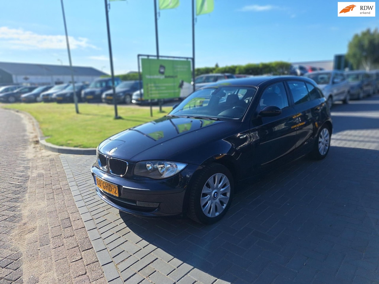 BMW 1-serie - 116i Business Line / Nette auto / APK maart 2026 - AutoWereld.nl
