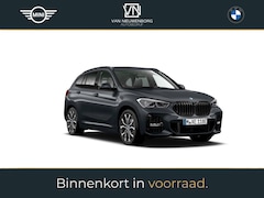 BMW X1 - xDrive25e M-Sport Panoramadak Trekhaak Camera Head-Up Harman/Kardon Elekr. Stoelen Adapt.