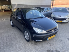 Peugeot 206 - 1.1 XR