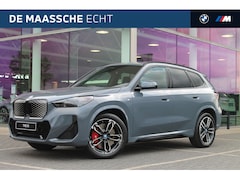 BMW iX1 - eDrive20 M Sport / Panoramadak / Trekhaak / Sportstoelen / M Adaptief onderstel / Comfort