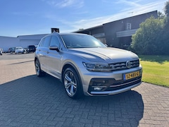Volkswagen Tiguan - 1.4 TSI 4Motion Highline Business R 3 x R-line