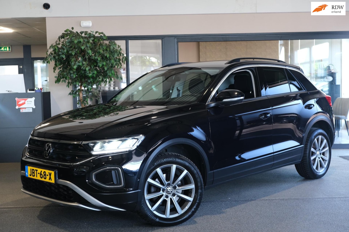 Volkswagen T-Roc - 1.5 TSI Life 150PK DSG Navi Virtual ACC PDC CAM Trekhaak - AutoWereld.nl