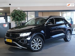 Volkswagen T-Roc - 1.5 TSI Life 150PK DSG Navi Virtual ACC PDC CAM Trekhaak