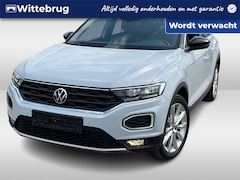 Volkswagen T-Roc - 1.5 TSI 150pk DSG Sport / Panorama Dak / Virtual Cockpit / LED / Elek Achterklep / Camera