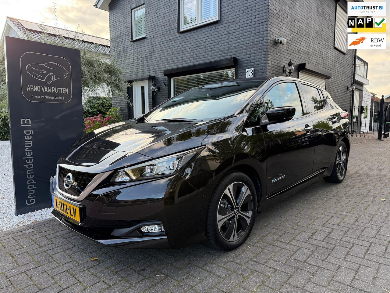 Nissan LEAF - Tekna 40 kWh - Camera - Navigatie - Bose Audio - AutoWereld.nl