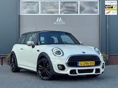 MINI John Cooper Works - 1.5/136pk Works|2019|NAP|Apple-Carplay|Stoelverw.|Harman Kardon|Dealer|PDC|Navi|17"LMV