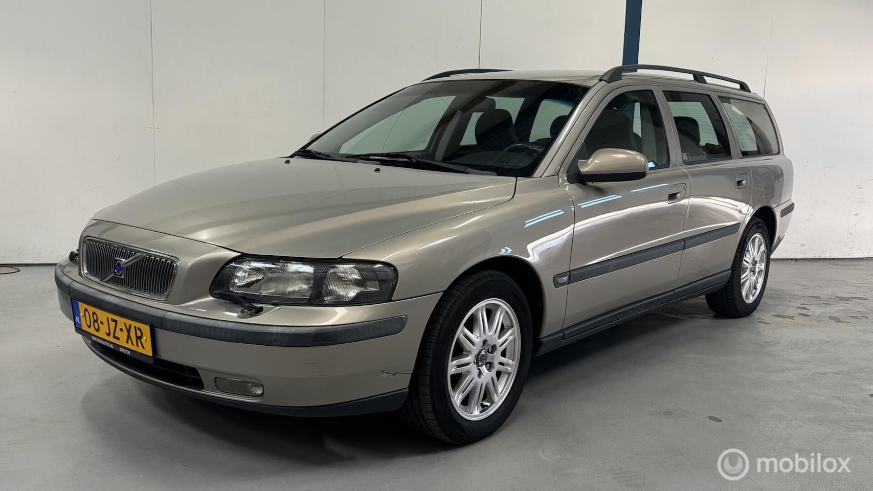 Volvo V70 - 2.4 Comfort Line AUTOMAAT / COMPLETE HISTORIE - AutoWereld.nl