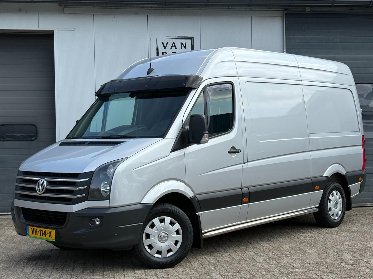 Volkswagen Crafter - 2.0TDI 136pk L2H2 3,5t Trekgew. Camera Airco Cruise - AutoWereld.nl