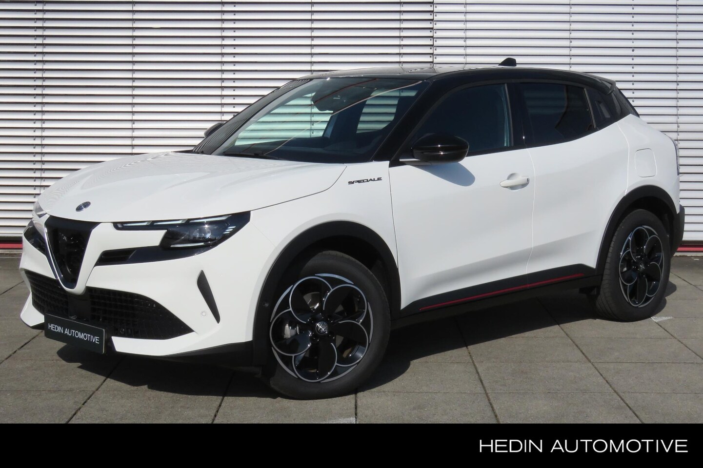 Alfa Romeo Junior - Elettrica Speciale 54 kWh Sportpakket | Apple carplay/Android auto | Warmtepomp | Keyless - AutoWereld.nl