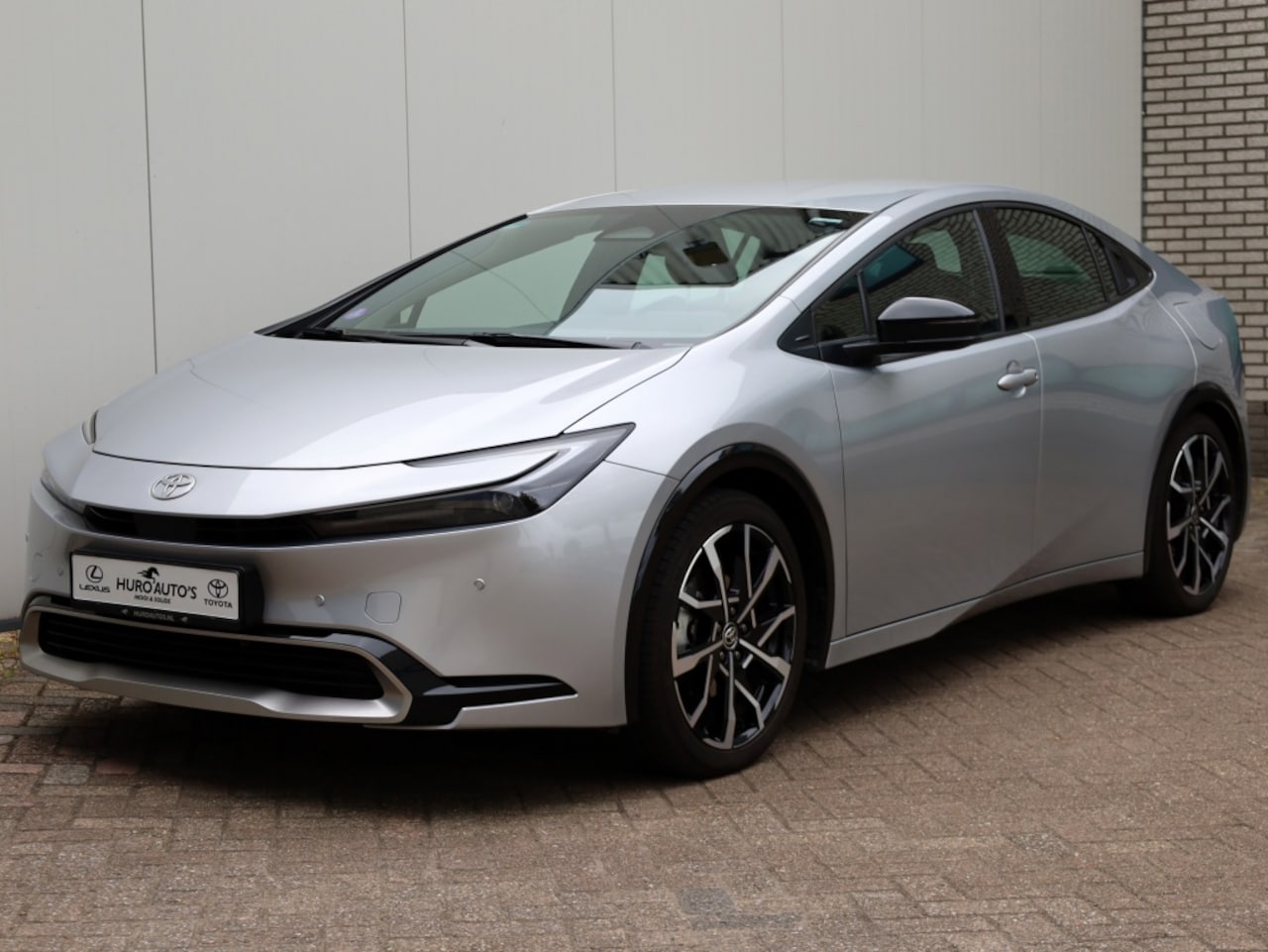 Toyota Prius - 2.0 Plug-in Executive | El. Achterklep | Stoel/Stuurwielverwarm - AutoWereld.nl