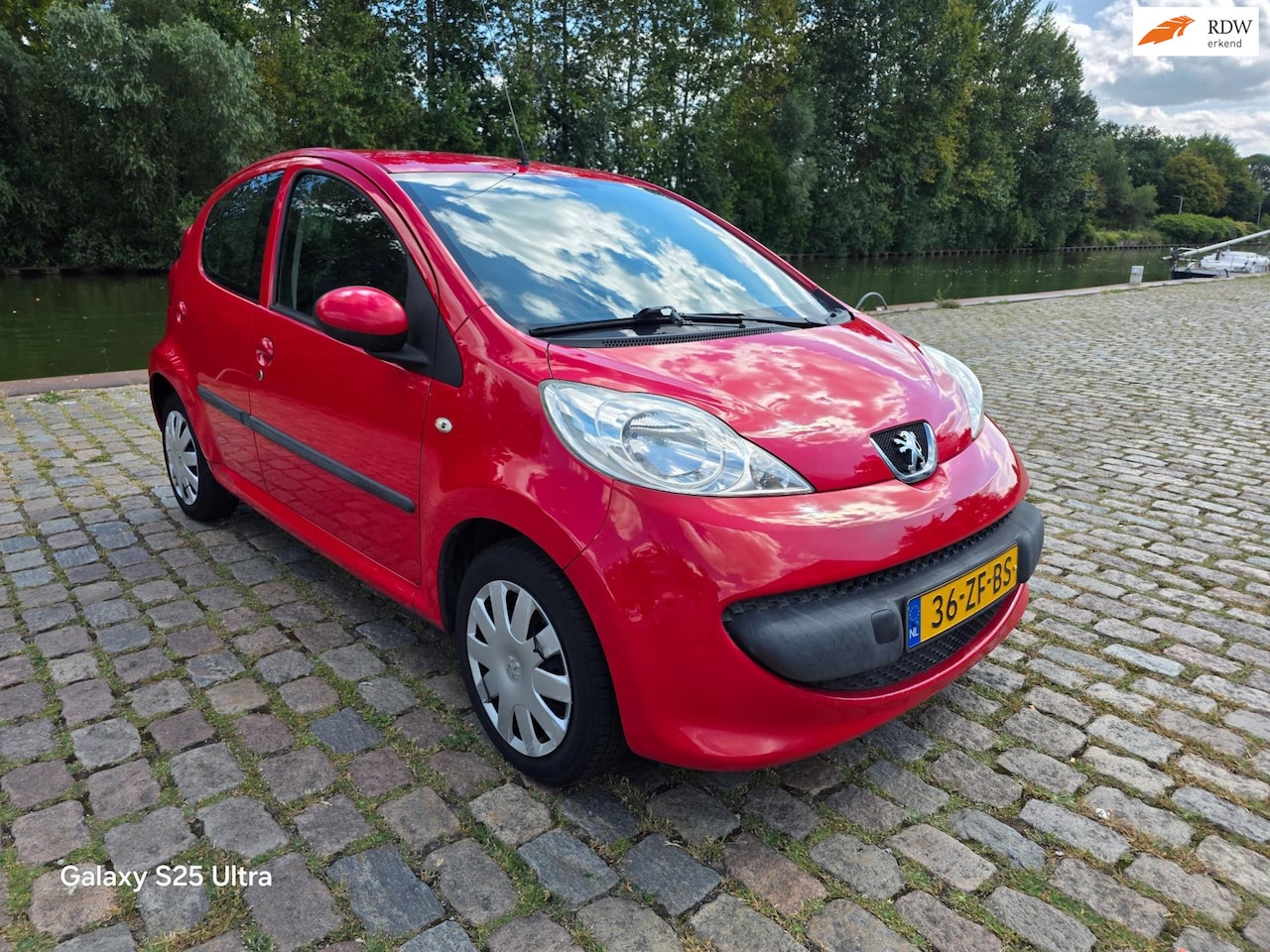 Peugeot 107 - 1.0-12V XS elektrische ramen cv op afs 5 deurs - AutoWereld.nl
