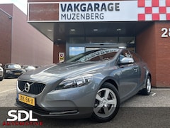 Volvo V40 - 1.5 T2 Momentum // CRUISE CONTROL // CLIMA // NAVI // PARKEERSENSOREN // TREKHAAK //