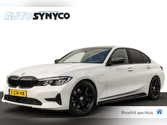 BMW 3-serie - 330e Sport | Adapt. Cruise | Sportstoelen | Sportuitlaat | Digitaal Dashboard | Camera | W