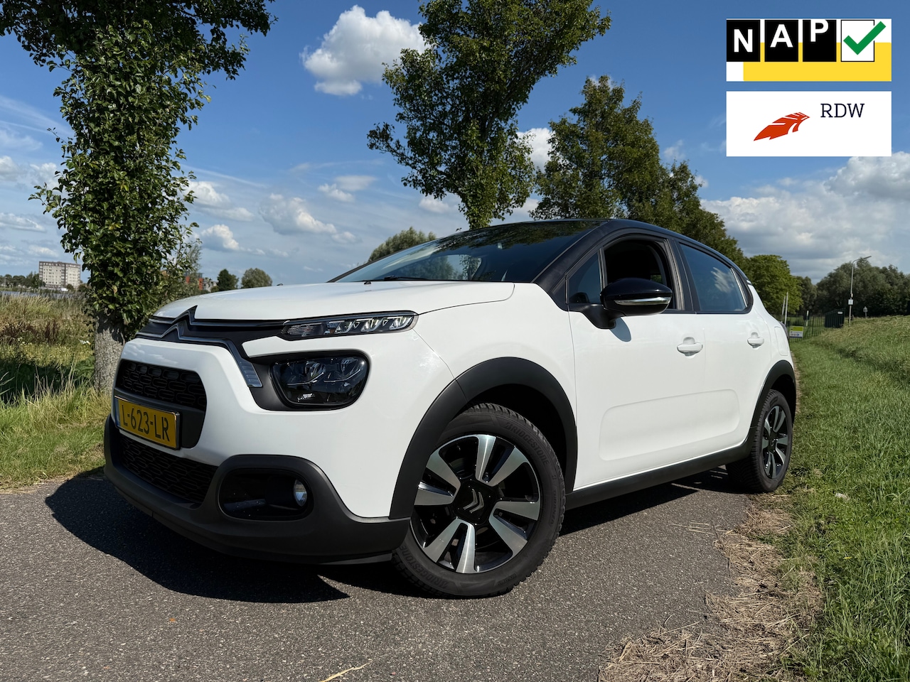Citroën C3 - 1.2 PureTech S&S Business 110PK DISTRIBUTIERIEM VERVANGEN! NAV AIRCO CAMERA CARPLAY NAP - AutoWereld.nl