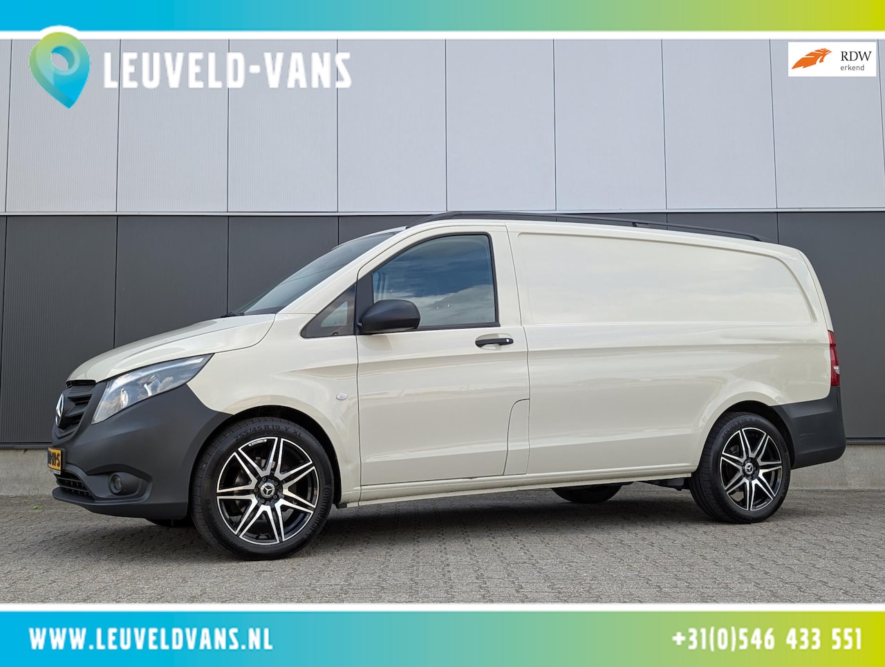 Mercedes-Benz Vito - 114 140PK AUTOMAAT CRUISE AIRCO NAVI TREKHAAK RWD - AutoWereld.nl