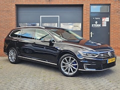 Volkswagen Passat Variant - 1.4 TSI GTE Connected Series Plus Pano ACC LED Trekhaak 18"