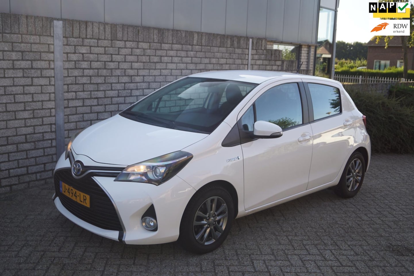 Toyota Yaris - 1.5 Hybrid Lease 5 Deurs Automaat Navi Camera Clima Cruise Elektrische Ramen en Spiegels S - AutoWereld.nl