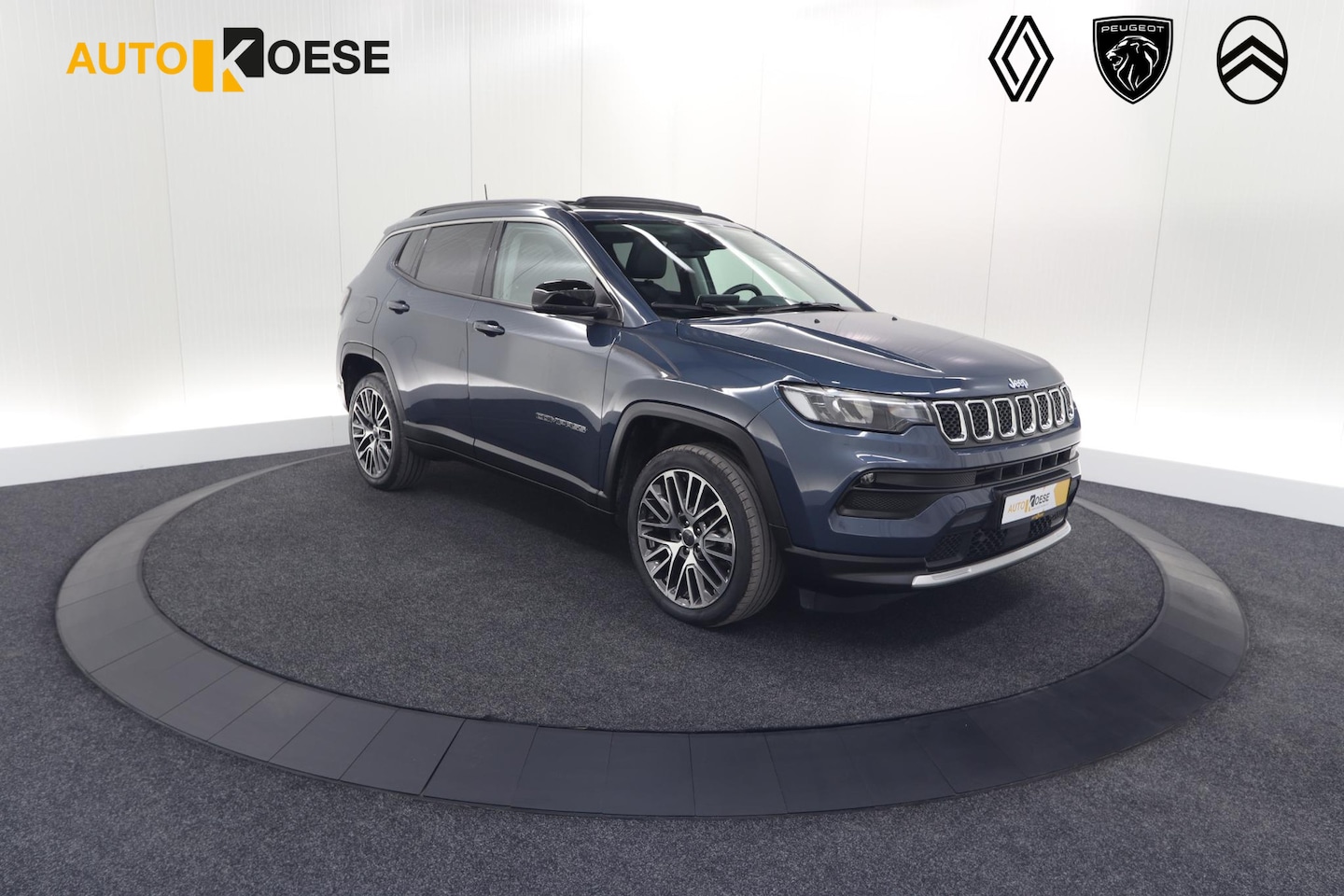 Jeep Compass - 4xe 190 Plug-in Hybrid Electric Limited | Elektrisch Panoramadak | Camera | Adaptieve Crui - AutoWereld.nl