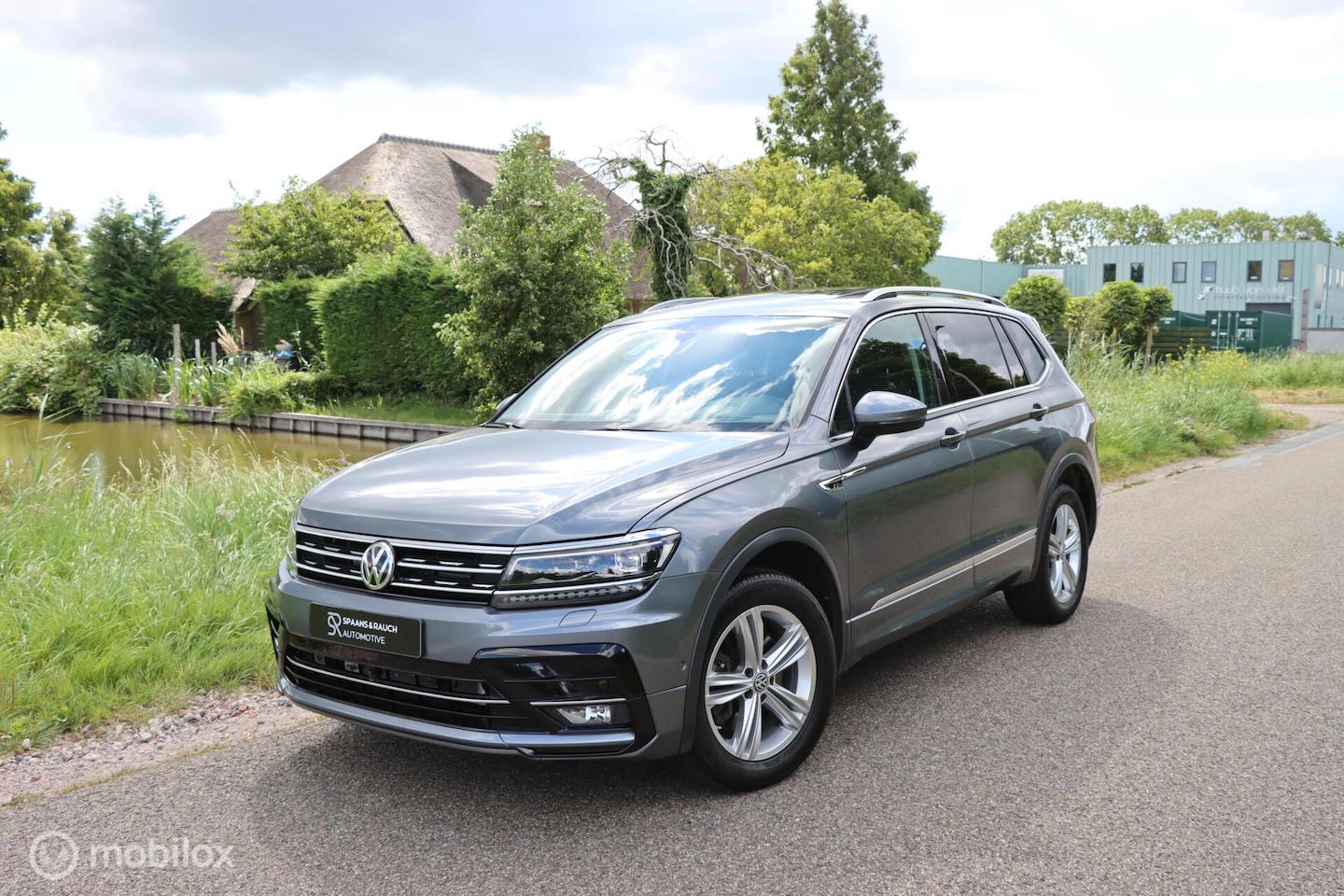 Volkswagen Tiguan Allspace - 2.0 TSI 4Motion / R-Line / Pano - AutoWereld.nl