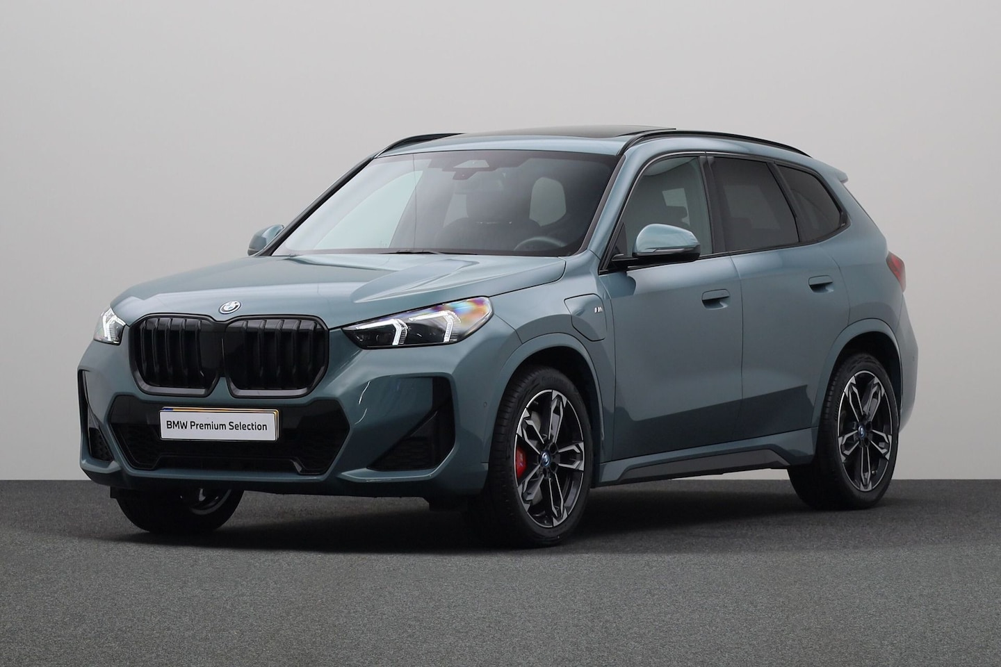 BMW X1 - xDrive30e | Achteruitrijcamera | DAB-Tuner | Driving Assistant | Glazen Panoramadak | PDC - AutoWereld.nl