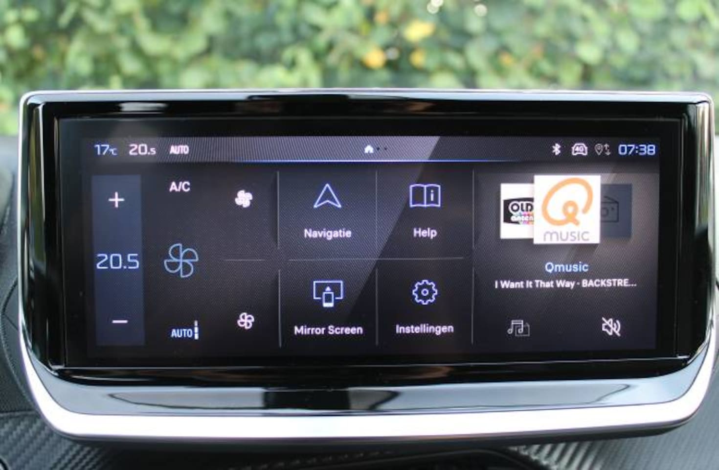 Peugeot 2008 - 1.2 Hybrid 136pk e-DCS6 Allure