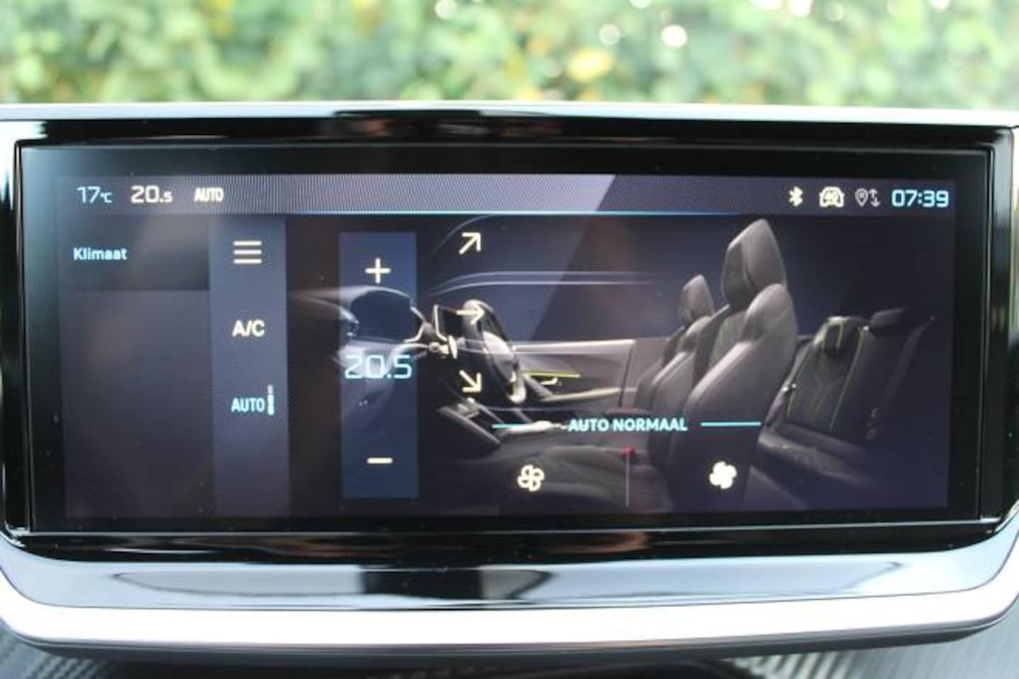 Peugeot 2008 - 1.2 Hybrid 136pk e-DCS6 Allure