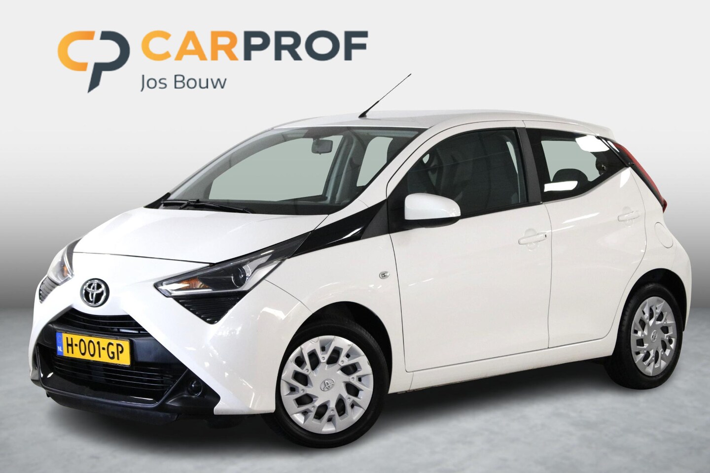 Toyota Aygo - 1.0 VVT-i x-play limited Airco | Camera | Elek. ramen | Park. sensor. - AutoWereld.nl