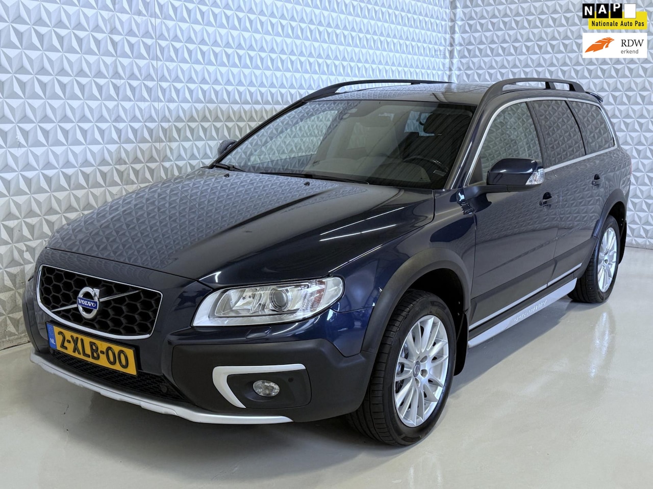 Volvo XC70 - 2.0 D4 FWD Momentum Orig. NL-AUTO / 234.000km (2014) - AutoWereld.nl
