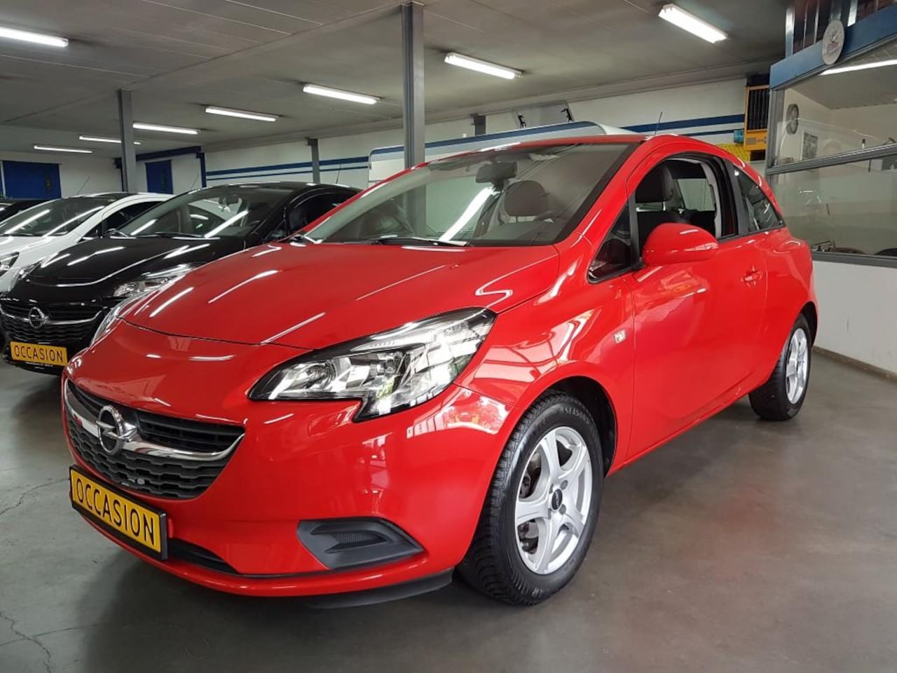Opel Corsa-e - 1200i 16V 3 DEURS AIRCO BRANDWEER ROOD - AutoWereld.nl