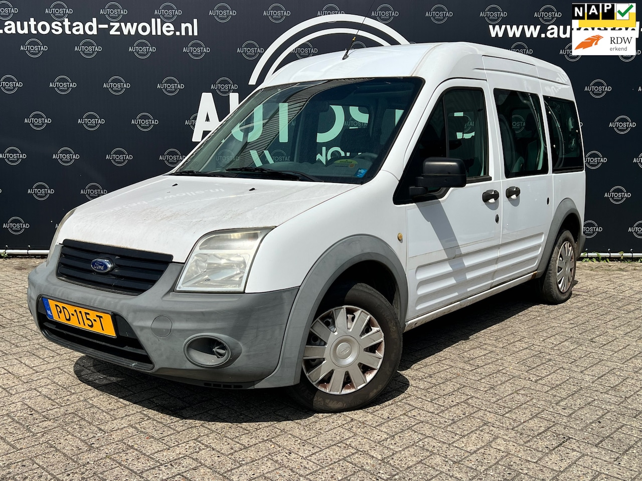 Ford Tourneo Connect - 1.8 TDCi LWB Ambiente 8 Persoons/NAP/Dubbele Schuifdeur/Airco - AutoWereld.nl