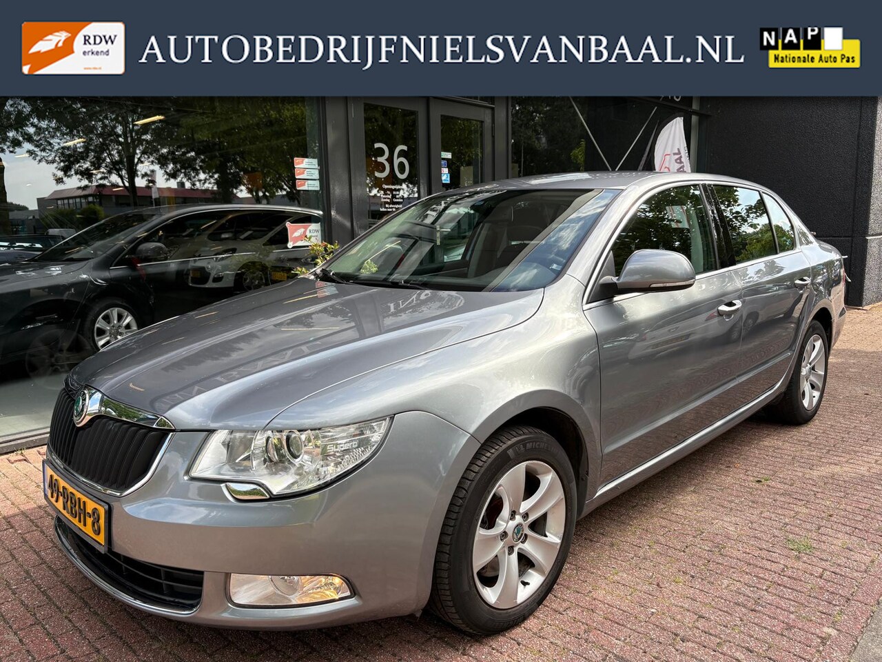 Skoda Superb - 1.8 TSI Ambition Clima/Cruise/PDC/Trekhaak/NAP - AutoWereld.nl