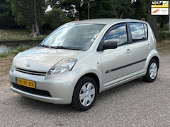 Daihatsu Sirion 2 - 1.0-12V Trend|5-Deurs|Apk|Radio|N.A.P